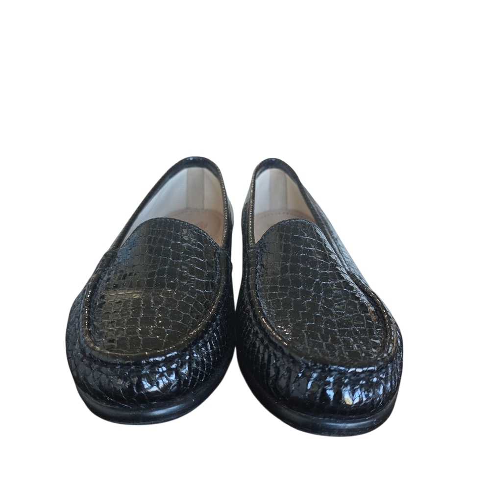 SAS Women's Textured Black Loafers - Picture 6 of 9